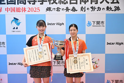 【女子ダブルス優勝】牧野美玲/櫻井花(星槎国際横浜)©Rallys/ONDA