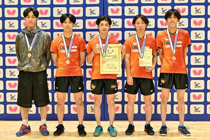 男子一般の部　3位リトルキングス(B)　©卓球レポート／バタフライ