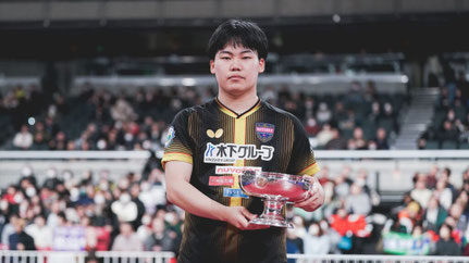 松島輝空(木下グループ)男子シングルス2連覇「©日本卓球協会」
