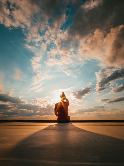 Meditation in Motion. Einfache geführte Meditation für Anfänger, Meditationstipps, Entspannung, Achtsamkeit, Meditation Online-Kurs, Meditationskurs in Zürich Oerlikon. Meditationsausbildung und Meditationslehrer Ausbildung in Zürich Oerlikon.