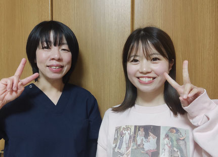 頭痛が治った女性と頭痛整体師の笑顔（犬山わらべ整体院）