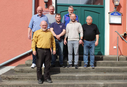 D i e   n e u e    V o r s t a n d s c h a f t :  hinten v.l. Jürgen Bär, Rudi Spiller, Wolfgang Liedl, vorne v.l. Johann Benkner, Johannes Kalenda, Daniel Protschka, Rudi Hoffmann