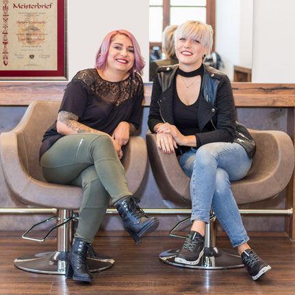 Friseurmeisterin Sandra Ramsbacher und Daniela Puffitsch vom Maltataler Frisuren-Atelier