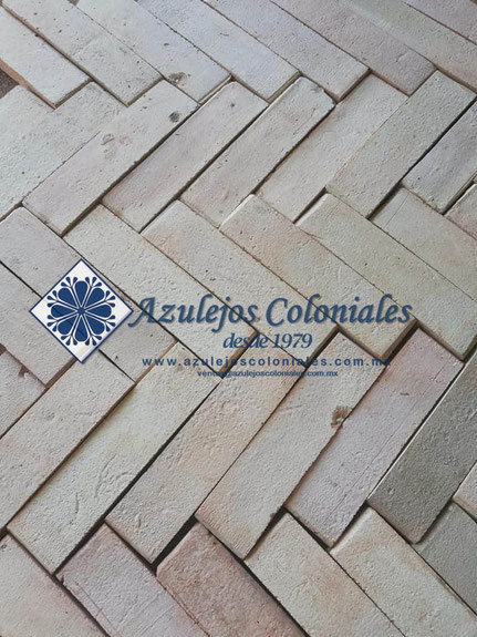 <img src="Cintilla de Barro Blanco al Natural.jpg" alt=" Cintilla de Barro Blanco al Natural hecha en México 100% a mano" />