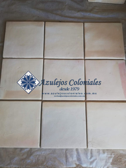 <img src="Loseta de barro Blanco Cuadrada al Natural.jpg" alt=" Loseta de barro Blanco Cuadrada al Natural hecha en México 100% a mano" />