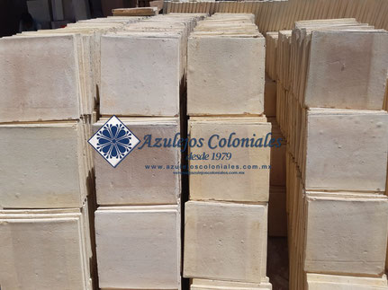 <img src="Cuarterón de barro Blanco al Natural.jpg" alt=" Cuarterón de barro Blanco al Natural hecha en México 100% a mano" />