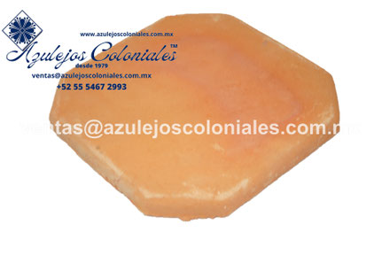 <img src="Loseta de barro Claro Bendix al Natural.jpg" alt=" Loseta de barro Claro Bendix al Natural hecha en México 100% a mano" />