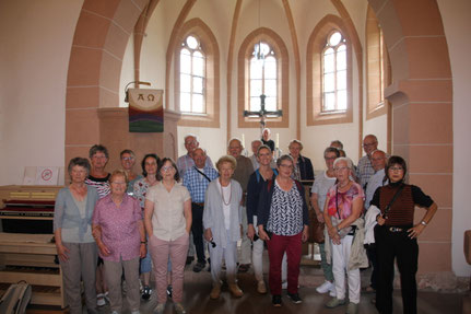 Die Chorgemeinschaft in der Martinskirche auf dem Christenberg, Foto. Paul Oberdörster