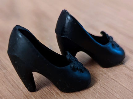 Black pumps made of soft rubber worn by many Logo Fleur dolls, also by Bermuda Fleur.