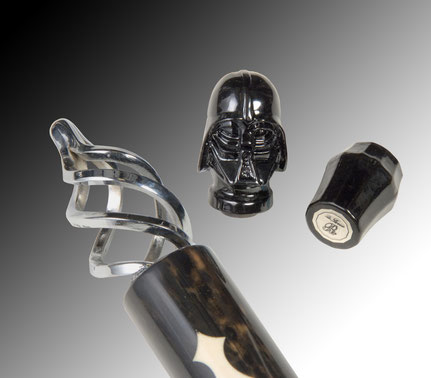 変態キューの極み、リチャード・ブラック作『The Force』プロテクタ。このカタチは……