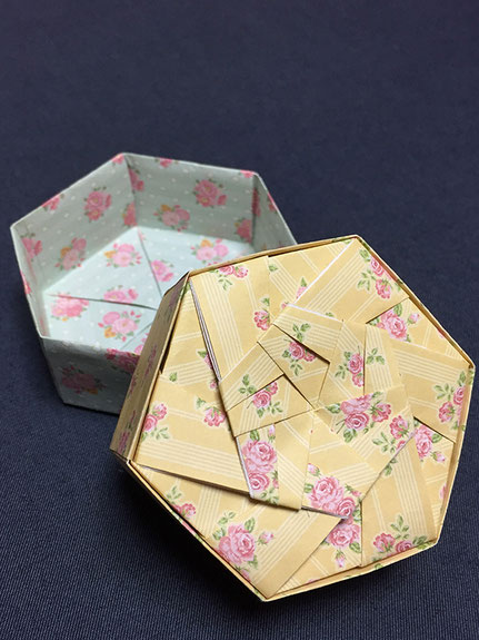 折り紙・小箱の画像