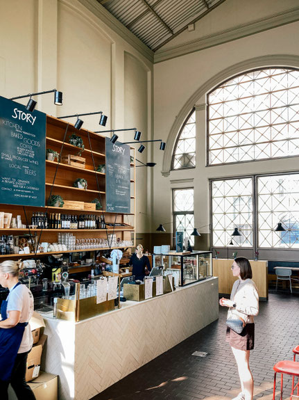 オールドマーケットホール　ヘルシンキ　カフェ