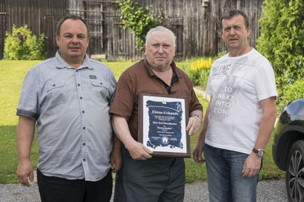 Vereinsobmann Sigi Radinger mit Ehrenmitglied Karl Brandstetter und Schriftführer Franz Waser