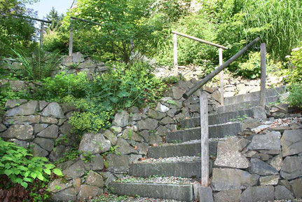 Trockensteinmauer