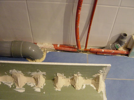 Amlimentation en eau et évacuations (toilettes, lave mains, douche)