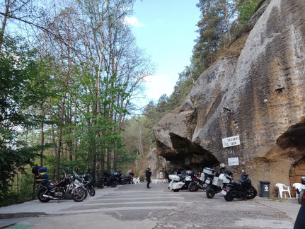 Bikerhöhle (Pekelné doly), € 2 Eintritt