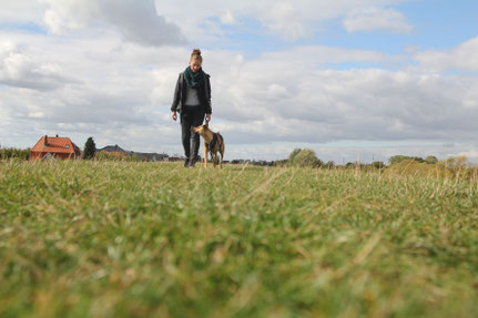 Hundetrainerin und Expertin für schwierige Hunde in Hamburg – Besondershund Verhaltensberatung - Andrea Baasch