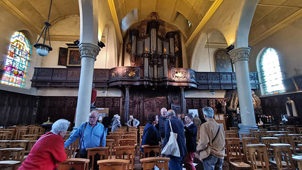Eglise Saint-Martin d'Arnèke, vue sur l'orgue et la tribune.