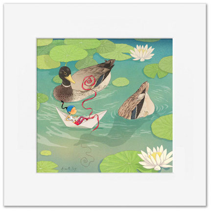 Timeliot, dans son bateau en papier, rencontre des canards dans une marre;