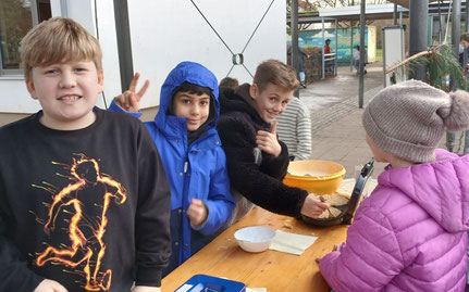 engagierte Waffelbäcker