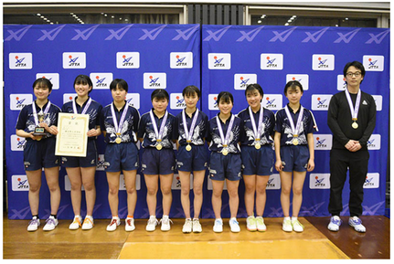 女子1位トーナメント優勝の横浜隼人中「写真:卓球王国」