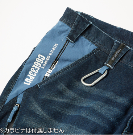 右脇にはオリジナルプリントとカラビナループ仕様！