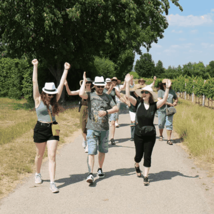 Lachwanderung in den Weinbergen - Pfälzer Lachschule