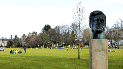 Aachen John F. Kennedy Büste des Bildhauers Hubert Löneke