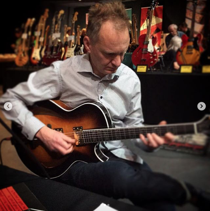 Jeen Rabs playing a Heeres Guitars 16" Montreux Model archtop