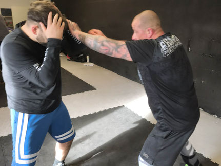 SC Int'l Street Combatives Selbstverteidigung Quitting lasts forever Pain is temporary