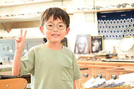 ◎フレーム：BCPC Kids／BK-017J　◎レンズ：HOYA／1.60薄型球面レンズ