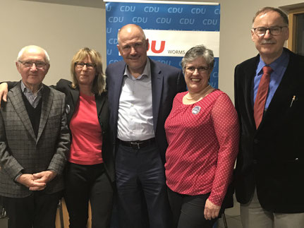 Theo Cronewitz, langjähriger Pfiffligheimer Ortsvorsteher; Heike Jennewein, CDU-Ortsverbandsvorsitzende; Adolf Kessel, künftiger Wormser Oberbürgermeister; Martina Hauzeneder, Ortsvorsteher- u. Stadtratskandidatin; Hans-Joachim Kosubek, Bürgermeister