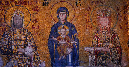 Darstellung des Kaiserpaars mit Maria in der von Justinian neu erbauten Hagia Sophia Kirche. 