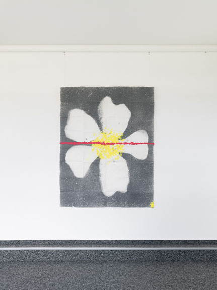 WEISSE ROSE – FREIHEIT. 2021, 160 x 124 cm, pulp spraying and painting on handmade flax paper, pigment, folding, edition of 8 unique pieces in series, photo © materialmatters 