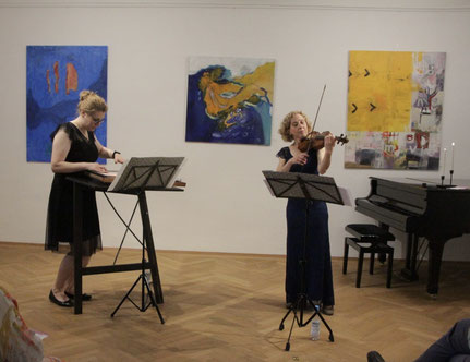 Barockmusik von italienischen Meistern, einfühlsam und perfekt gespielt von Regina Frank (Zither) und Angelika Fichter (Geige)