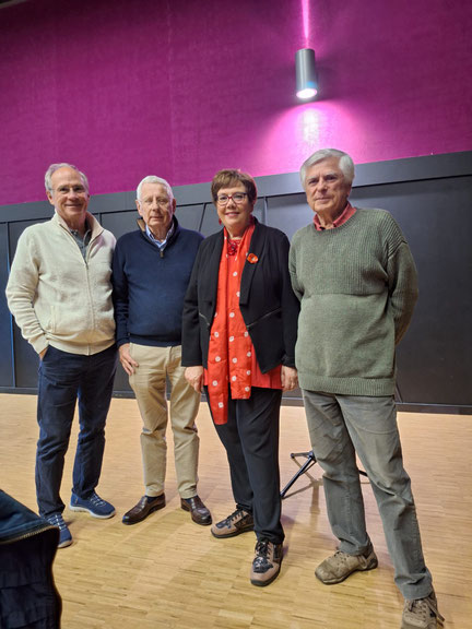  Aux côtés de Esperanza Muñoz, Jérôme Chastenet  (à droite), Michel Mahler et Jacques Baillieux, président du Ciné-club du Bassin (au centre).