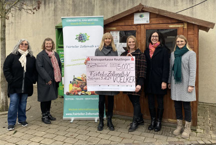 von li.: Susanne Bärle, Karin Karl, Ilona Schuster (Fairteiler Zollernalb); Veronika Klein, Nadine Kirsch, Eva Maria Binder (Voelker & Partner)