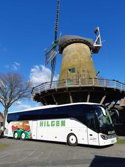 Hilgen Bus Lkw Busfahrt Erdarbeiten Transport Sand Reiseverkehr Busfahrt Bustour Linienverkehr Bus Transport Reise Urlaub Lkw Sand Mutterboden Füllsand Auskoffern Baggerarbeiten Baustelle Friedrichsfehn Oldenburg Ammerland 