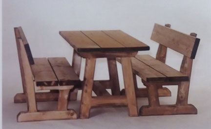 Gartengarnitur aus Holz