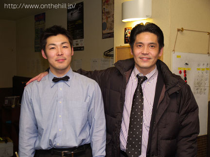 2006年『エイトボールオープン』準優勝時。右は大阪時代にお世話になったJ-BRIDGEの平井さん　写真提供 :  On the hill !