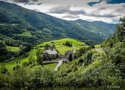 Vue de Ste Engrace village medieval à proximité des Gorges de Kakuetta dans le Pays basque