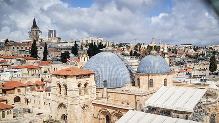 Blick auf die Grabeskirche mit Baugerüsten, am 10. April 2024 in Jerusalem (Israel). Foto: Johannes Schidelko/KNA