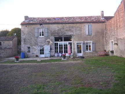 Façade : ancien enduit proche de Mansle avant piquage