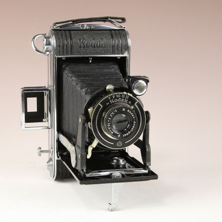 KODAK Junior 620 (Art-Deco) 1937-1939  ©  engel-art.ch