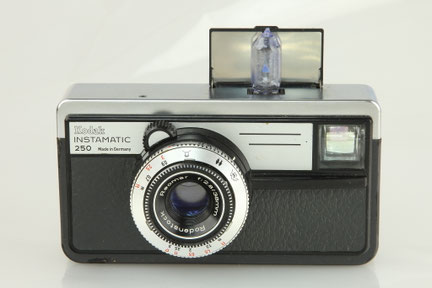 KODAK Instamatic 250 © engel-art.ch
