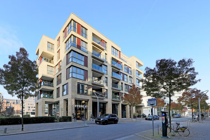 Luxusimmobilien in Hamburg - Traumwohnung direkt am historischenHafenmit Blick auf die Elbphilharmonie, HCH Der HafenCity-Makler GmbH