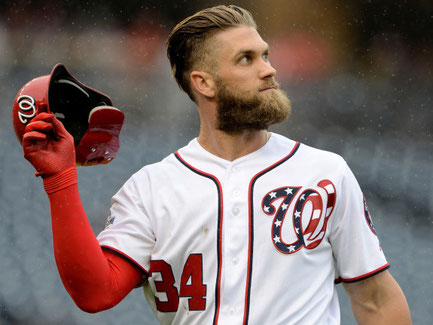 Nella foto Bryce Harper lo scorso anno con la casacca dei Nati (G FIUME / GETTY IMAGES)