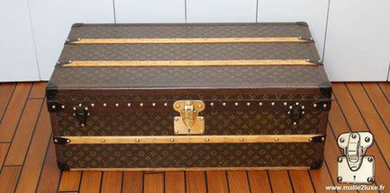   Louis Vuitton cabin trunk - LV Year: 1934  Exterior: Mark 5 stencil LV canvas Border: lozine  