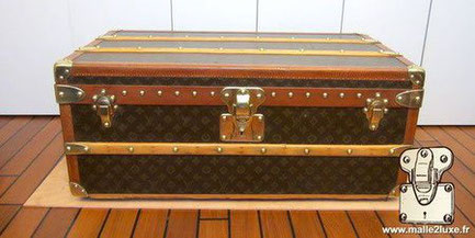  Louis Vuitton cabin trunk - LV Year: 1936 Exterior: LV stencil Mark 5 canvas  Border: lozine  Dimensions: 81 cm x 48 cm x 34 cm