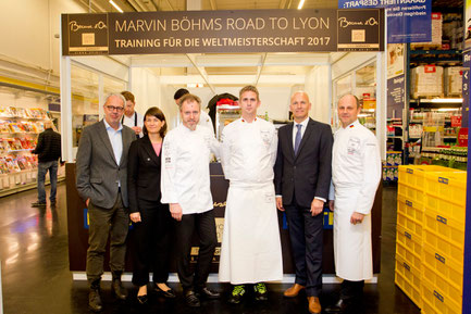 (v.l.); Die Unterstützer des Finalisten Marvin Böhm: Martin Behle, Edith Gerhardt, Sven Elverfeld, Marvin Böhm, Marc Groenewoud und Patrik Jaros |Foto: ©METRO Cash & Carry Deutschland